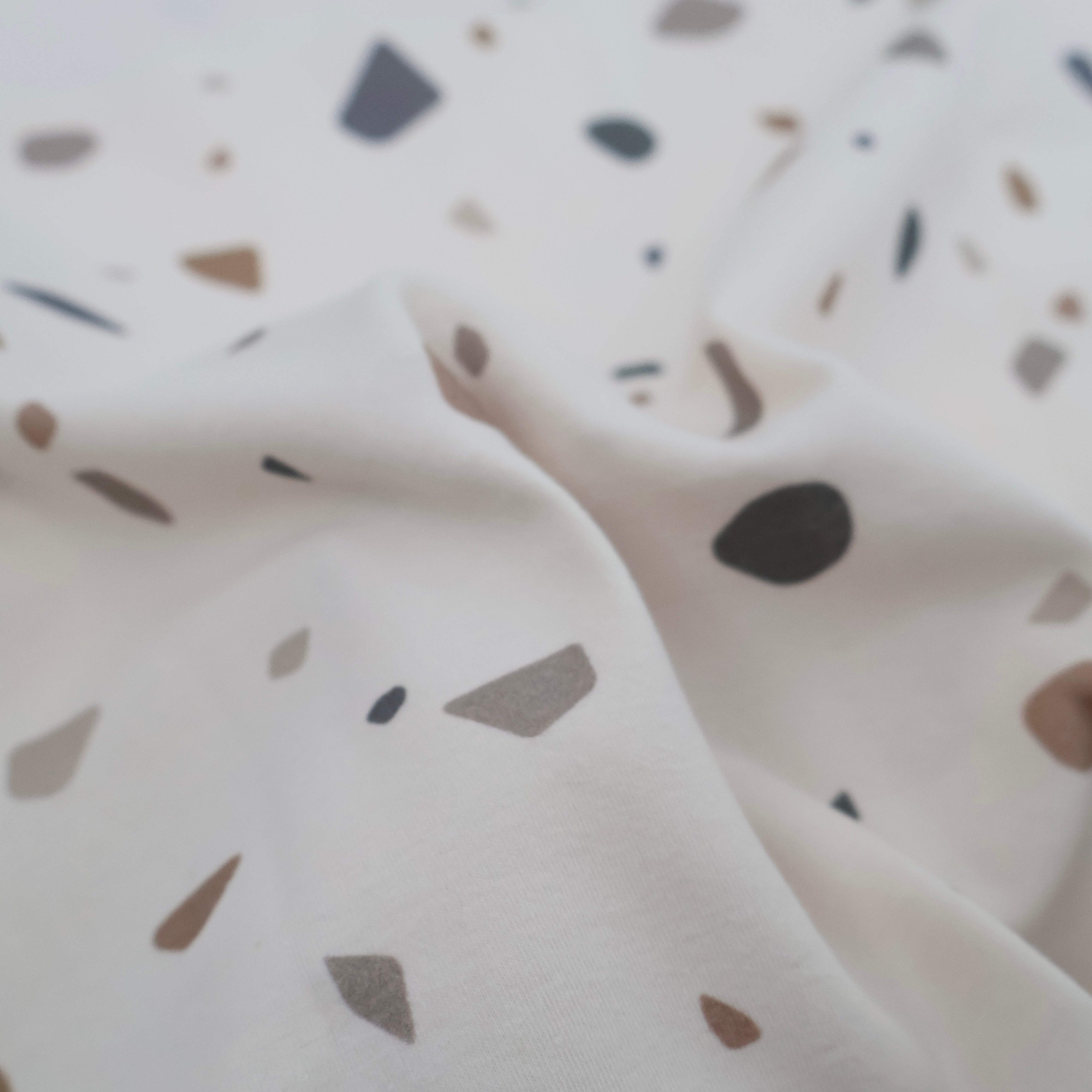 comugi✳︎ハンドメイド✳︎テラゾー柄　ニット生地　アイボリー 繋げてカット】Terrazzo knit テラゾー柄ニット – aloalo fabric